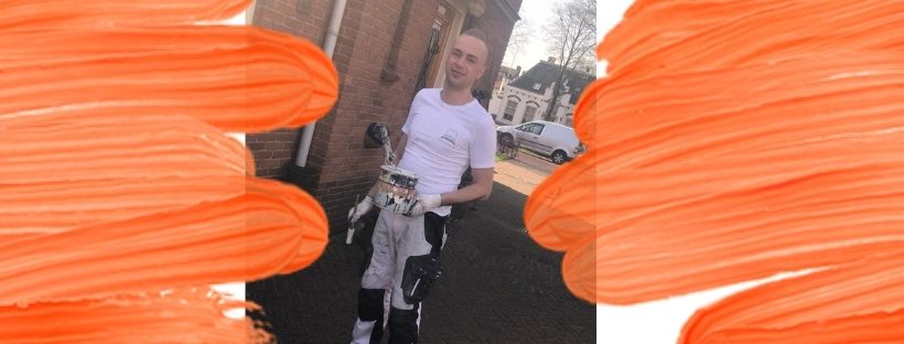 Op-de-ladder-met-Tony-van-Dommelen